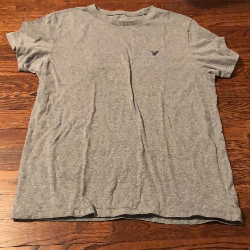 American Eagle gray fitted tee